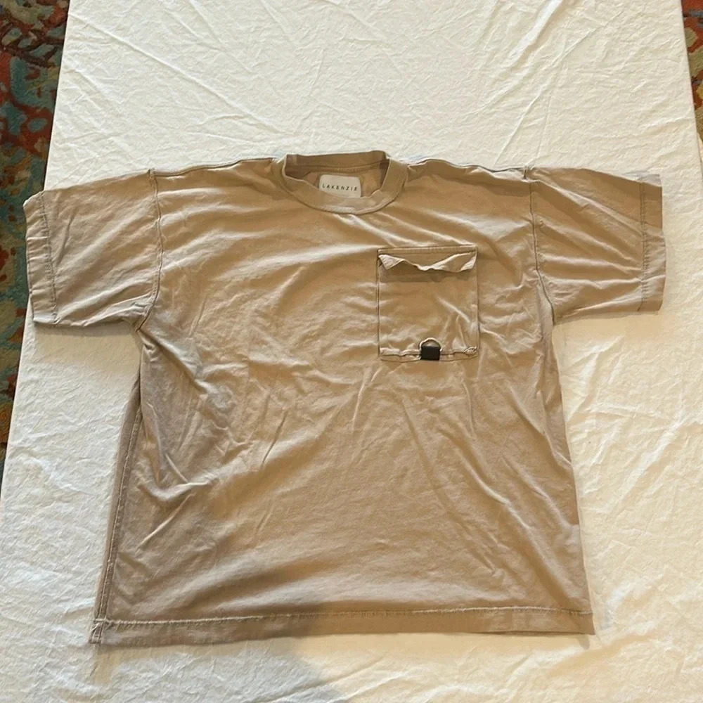 Lakenzie men’s tee shirt large‎ excellent used condition